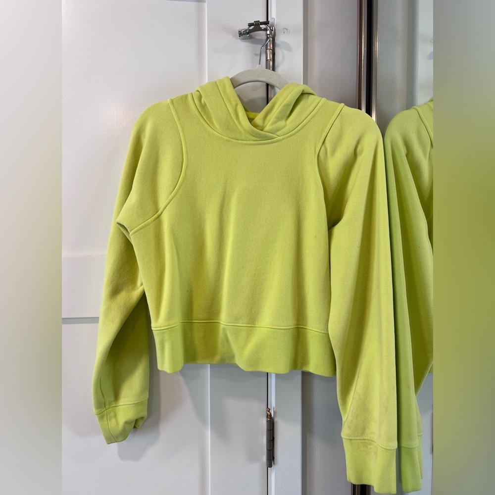 lululemon cropped hoodie